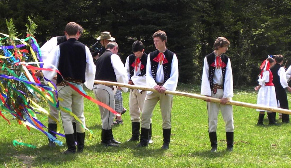 Maypole
